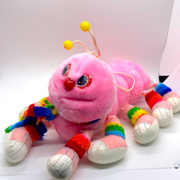 commonwealth Other - Vtg 84 Lots a Legggggggs Caterpillar plush